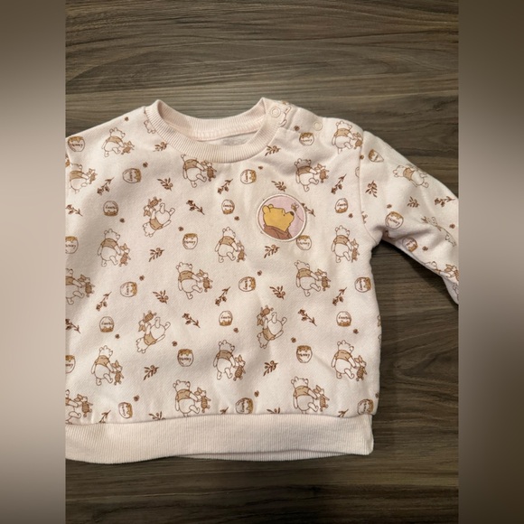 Disney Baby Winnie The Pooh Light Pink Sweatshirt with Cute Print size 6/9M - Picture 4 of 5